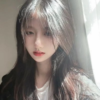 黑夜中的玻璃人偶